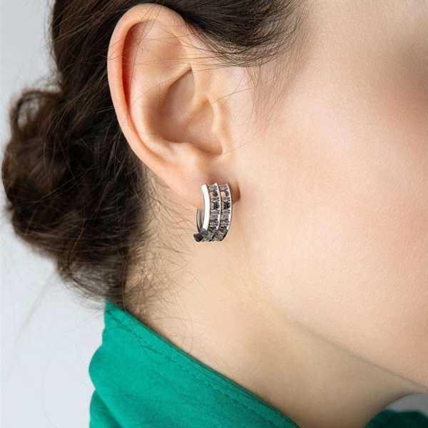 Серьги из белого золота с бриллиантами