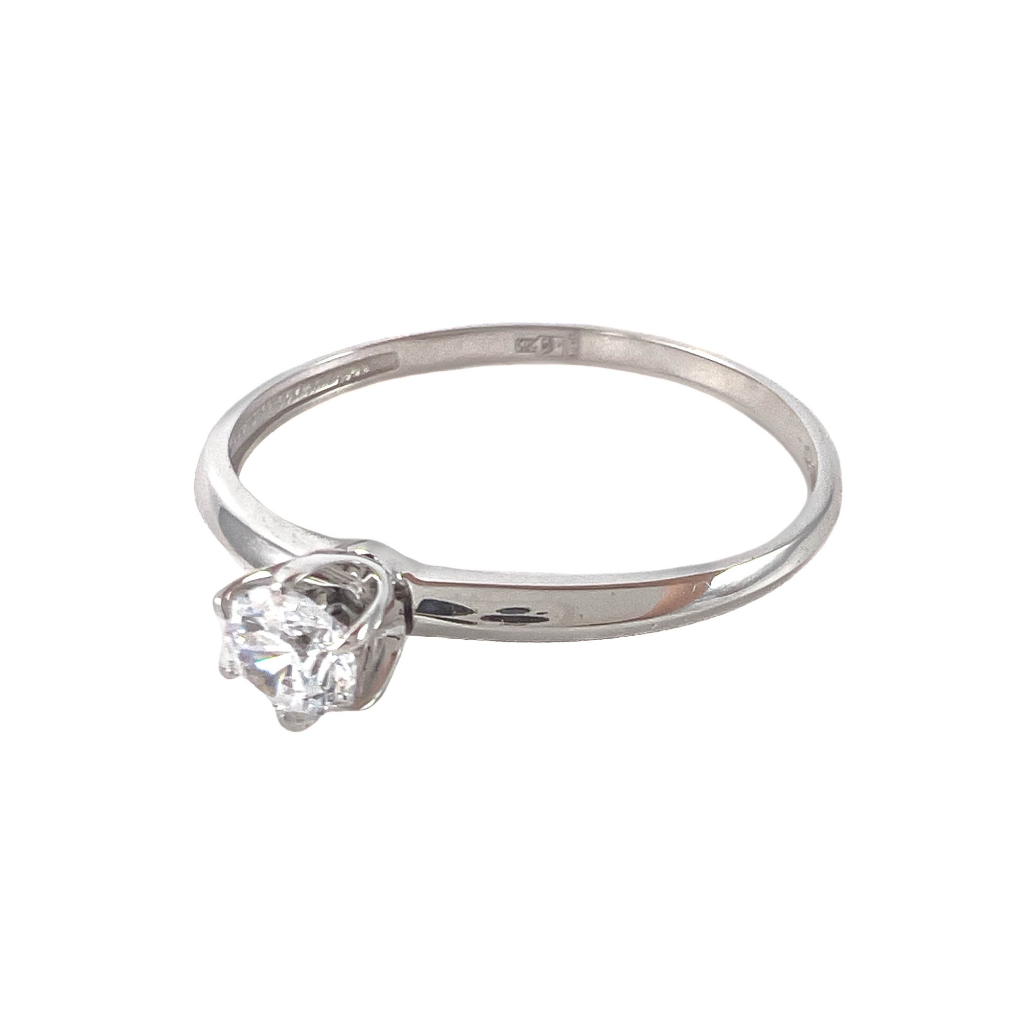 Кольцо из белого золота с фианитом