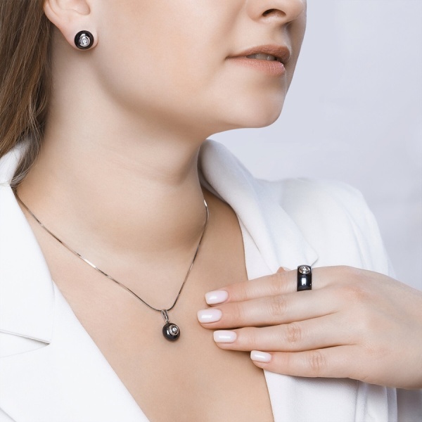 Подвеска из белого золота с бриллиантом и керамикой