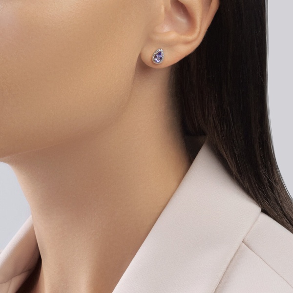 Серьги пусеты из белого золота с танзанитами и бриллиантами