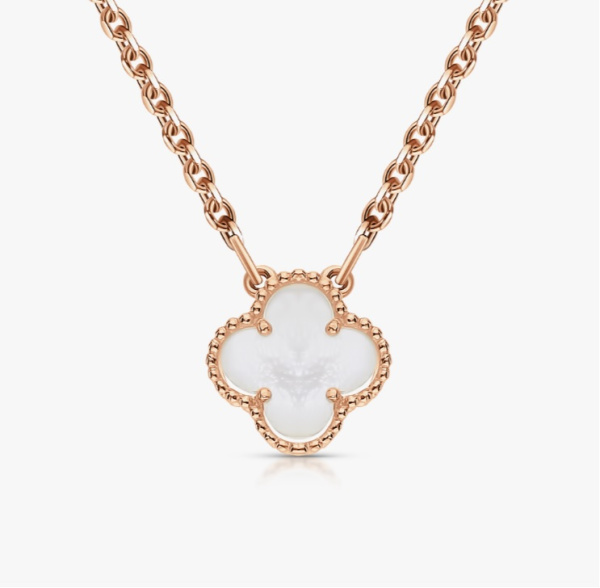 Колье из красного золота с перламутром