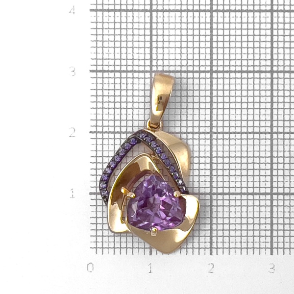 Подвеска из красного золота с александритом и фианитами