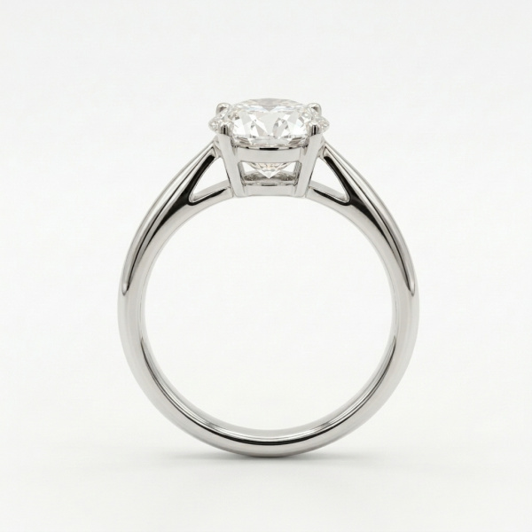 Кольцо из белого золота с бриллиантом