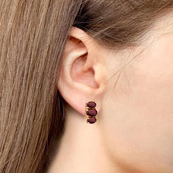 Серьги из красного золота с гранатами