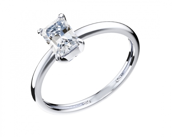 Кольцо из серебра с фианитом