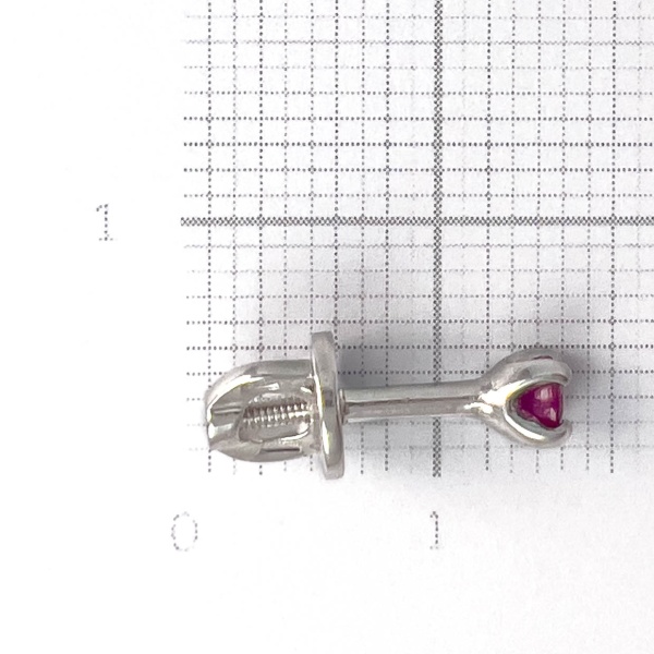 Серьги пусеты из серебра с корундами