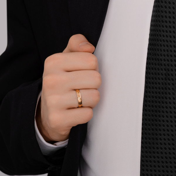 Обручальное кольцо из красного золота