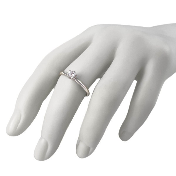 Кольцо из белого золота с фианитом