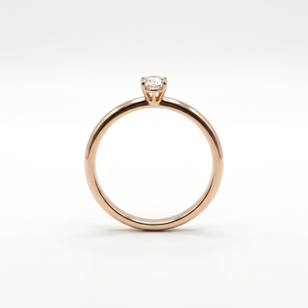 Кольцо из красного золота с бриллиантом