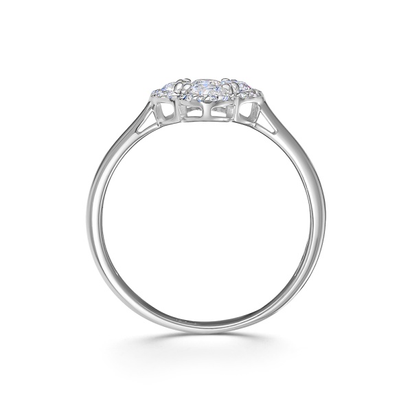 Кольцо из белого золота с бриллиантами и декором в форме клевера