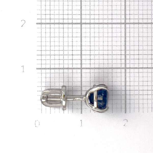 Серьги пусеты из серебра с сапфиром