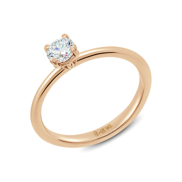 Кольцо из красного золота с бриллиантом