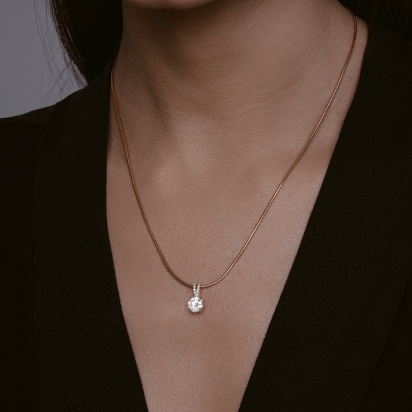 Подвеска из красного золота с фианитами