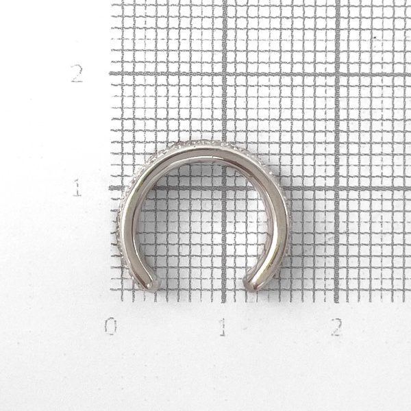 Серьга кафф из серебра с цирконом