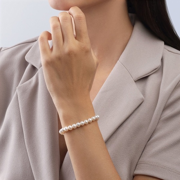 Браслет из красного золота с белым жемчугом