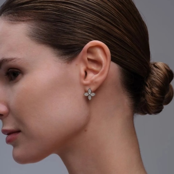 Серьги из серебра с фианитами