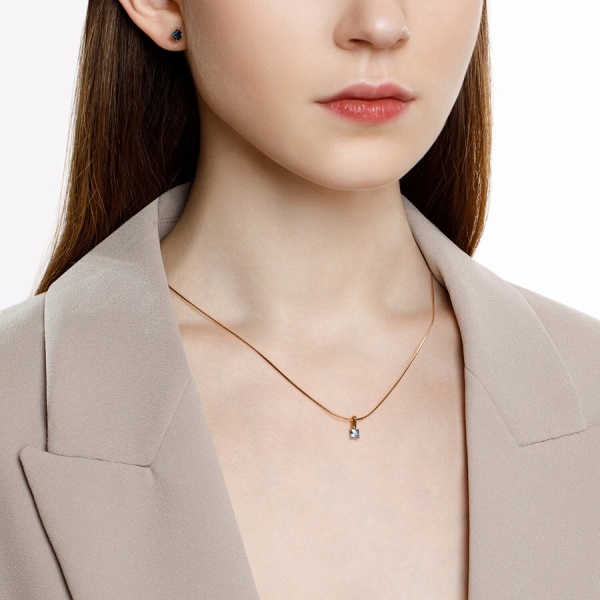 Серьги пусеты из красного золота с топазами