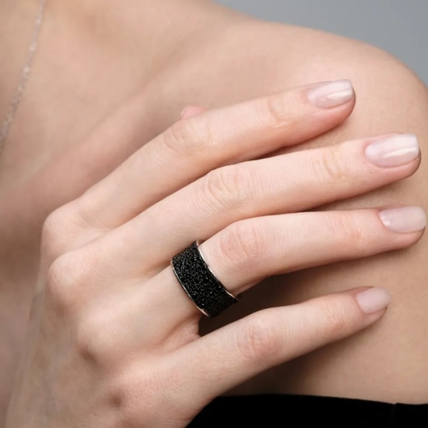 Кольцо из серебра с нанокристаллами