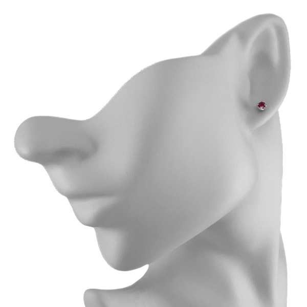 Серьги пусеты из серебра с корундами