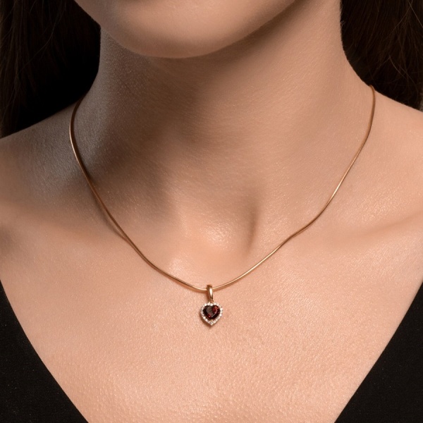 Подвеска из красного золота с гранатом и фианитами