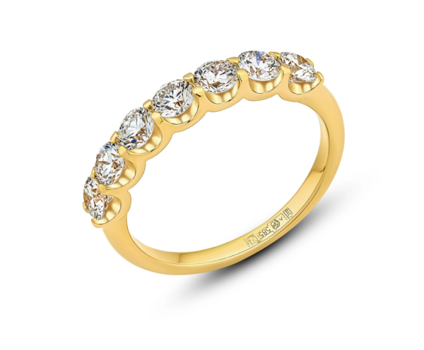 Кольцо из желтого золота с бриллиантами