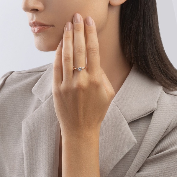 Кольцо из красного золота с фианитом