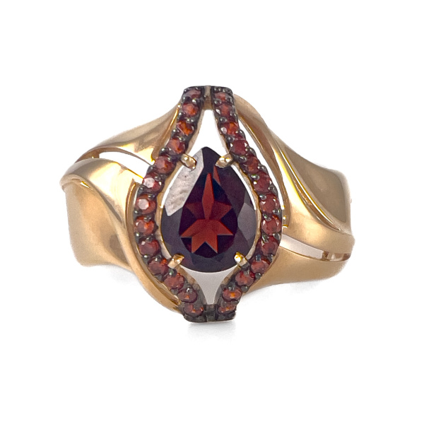 Кольцо из красного золота 585 пробы с гранатом и фианитами