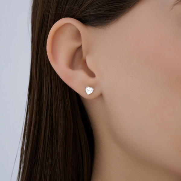 Серьги пусеты из белого золота с фианитами