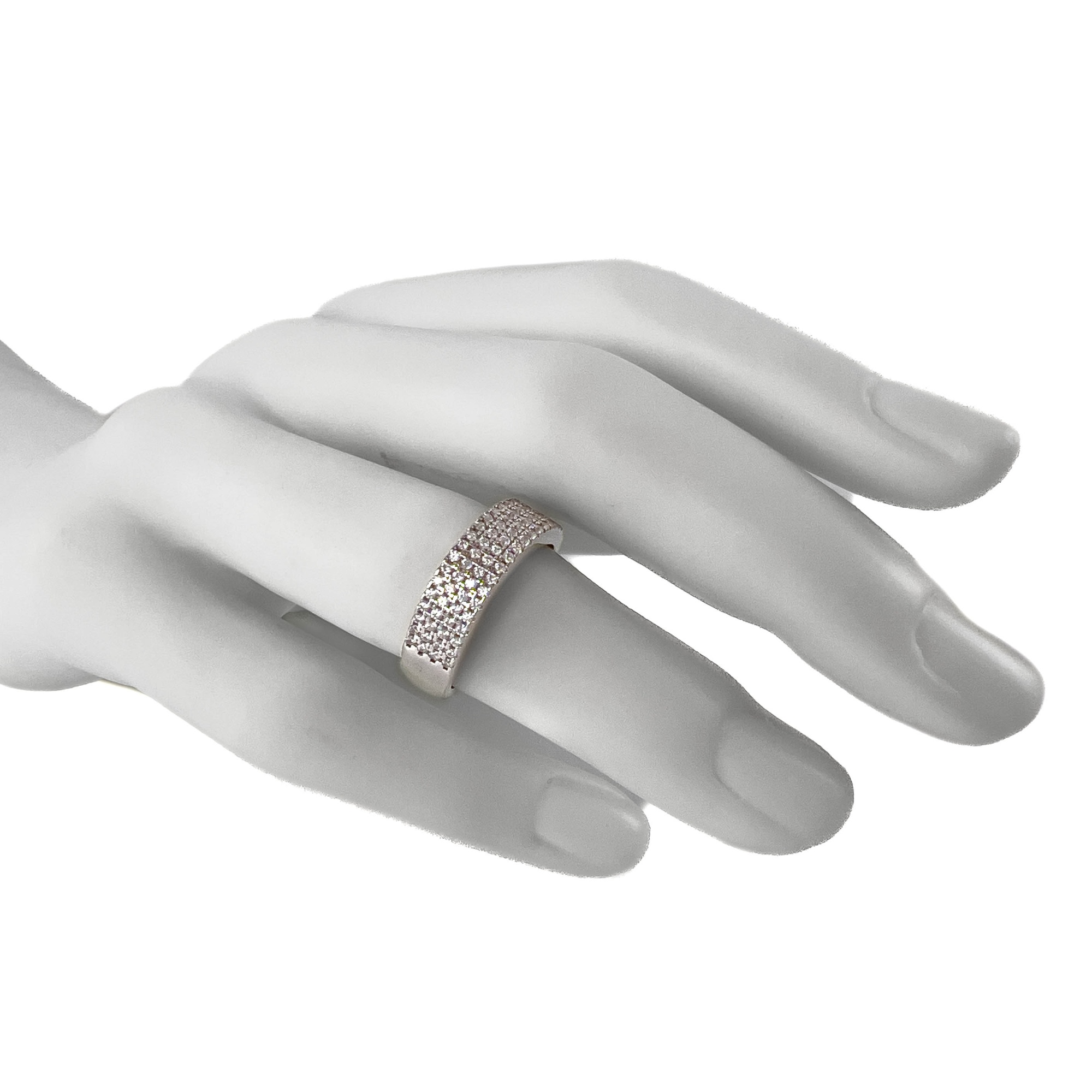 Кольцо из серебра с фианитами