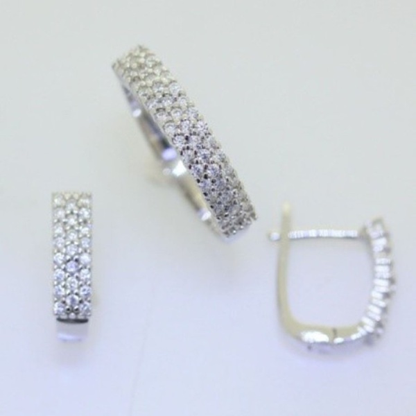 Кольцо из серебра с кубическим цирконием