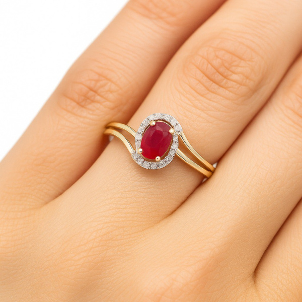 Кольцо из красного золота с рубином и фианитами