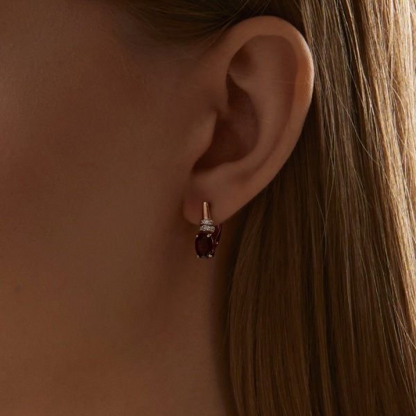 Серьги из красного золота с гранатами и фианитами