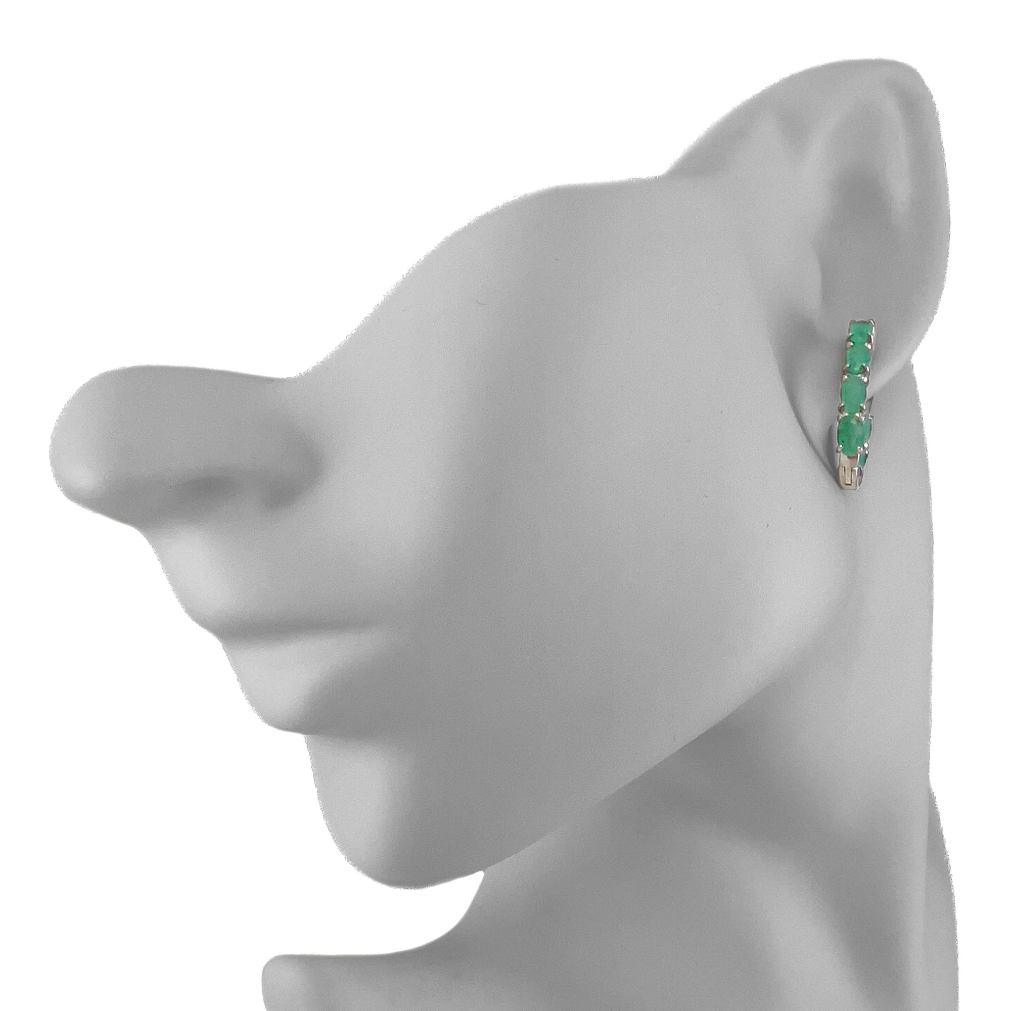 Серьги из серебра с изумрудами