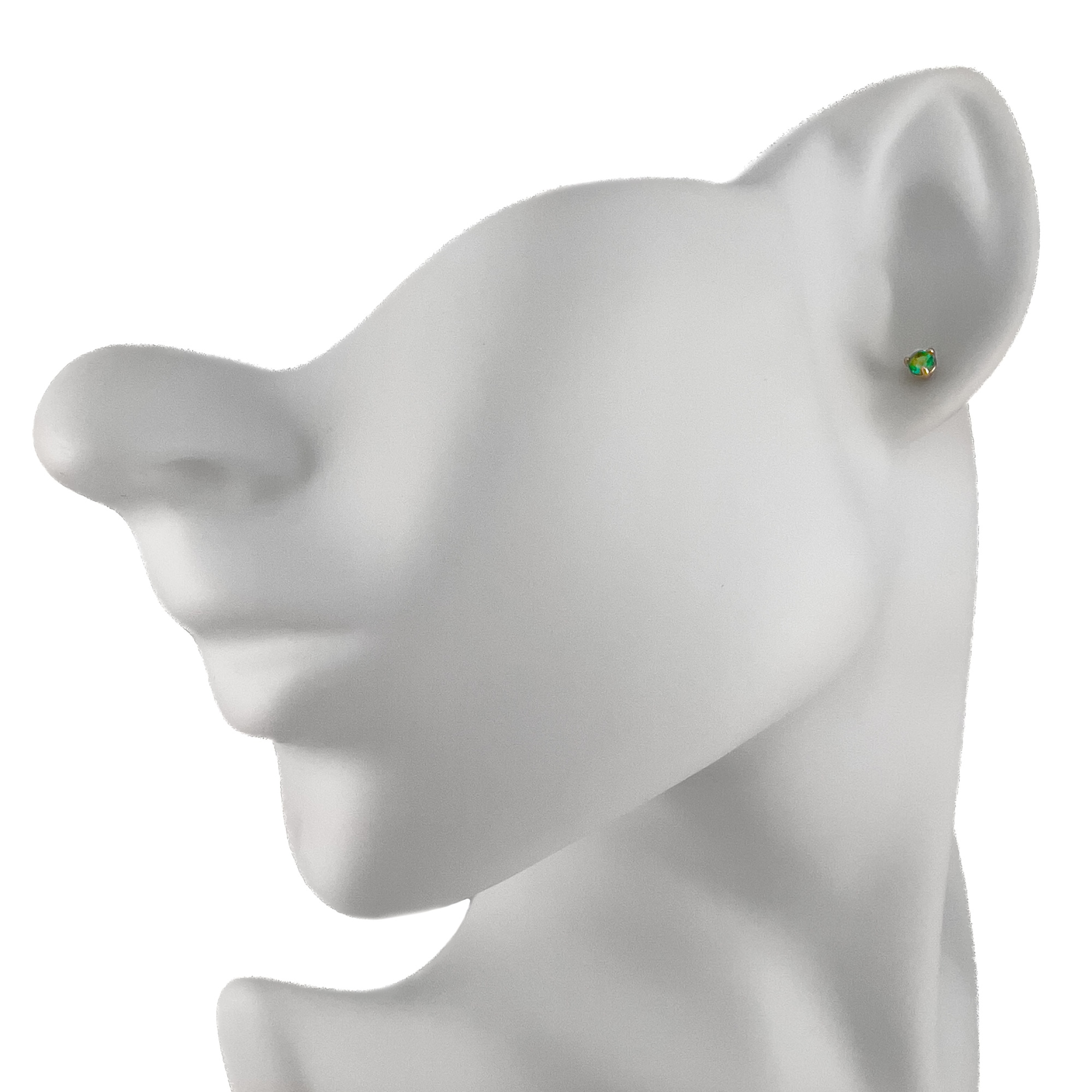 Серьги пусеты из золота с изумрудом