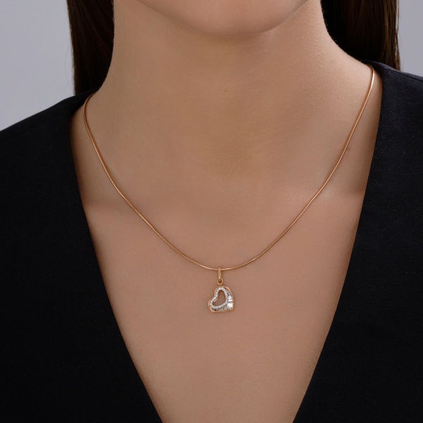 Подвеска из красного золота с бриллиантами