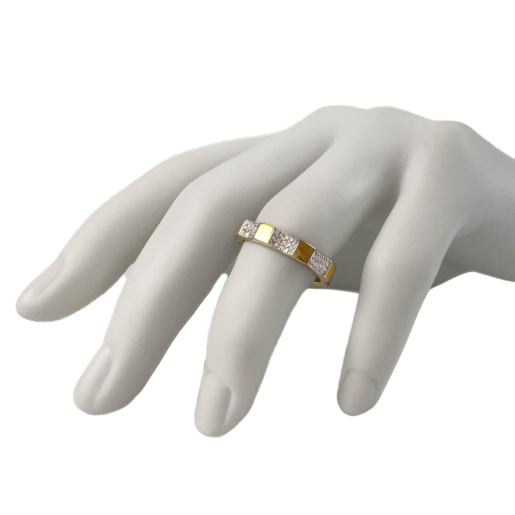 Кольцо из желтого золота с фианитами