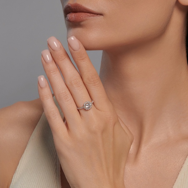 Кольцо из красного золота с фианитами