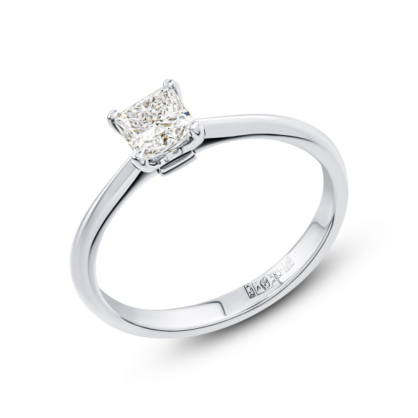 Кольцо из белого золота с бриллиантом