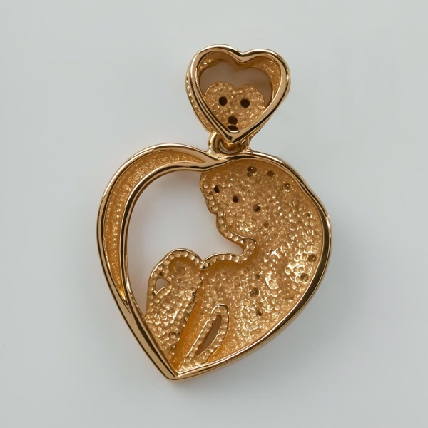 Подвеска из красного золота с бриллиантами