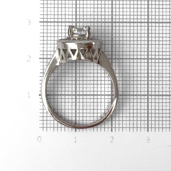 Кольцо из серебра с фианитами