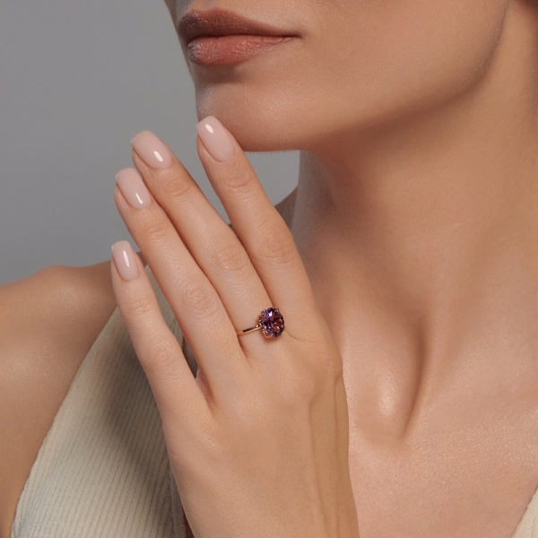 Кольцо из красного золота с аметистом