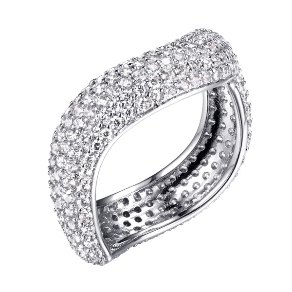 Кольцо из серебра с фианитами