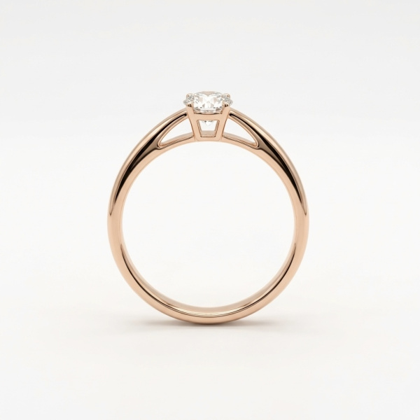 Кольцо из красного золота с бриллиантом