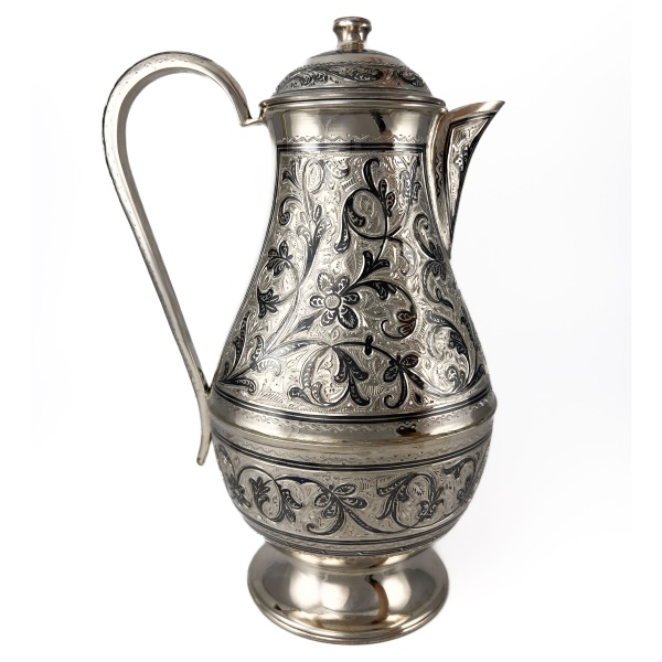 Кувшин из серебра
