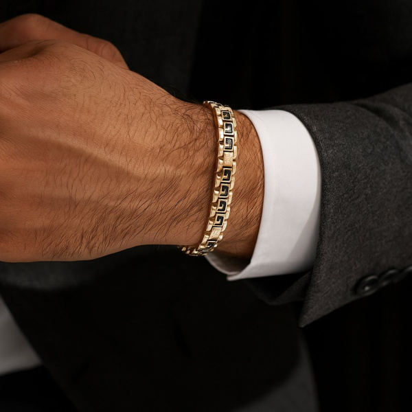 Браслет из красного золота с эмалью