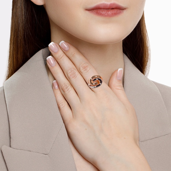 Кольцо из комбинированного золота с бриллиантами