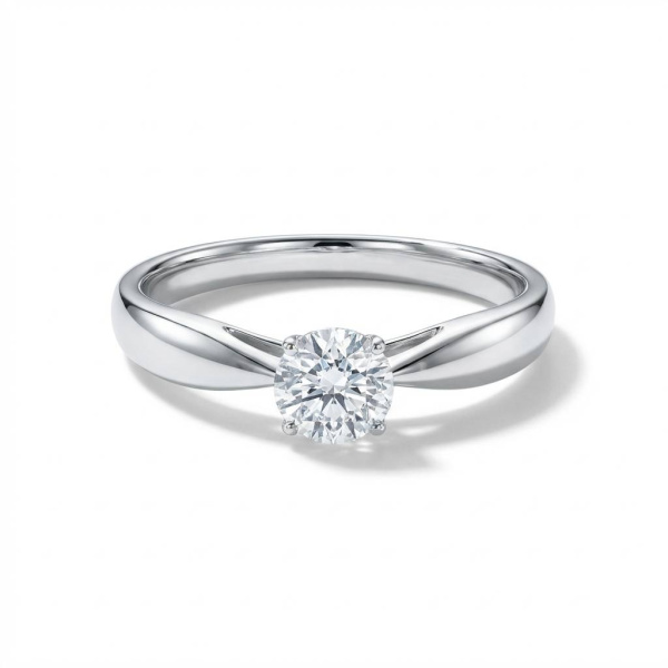 Кольцо из белого золота с бриллиантом