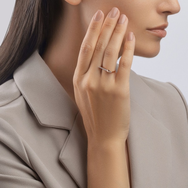 Кольцо из красного золота с фианитами