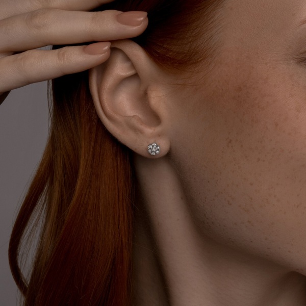 Серьги пусеты из красного золота с бриллиантами