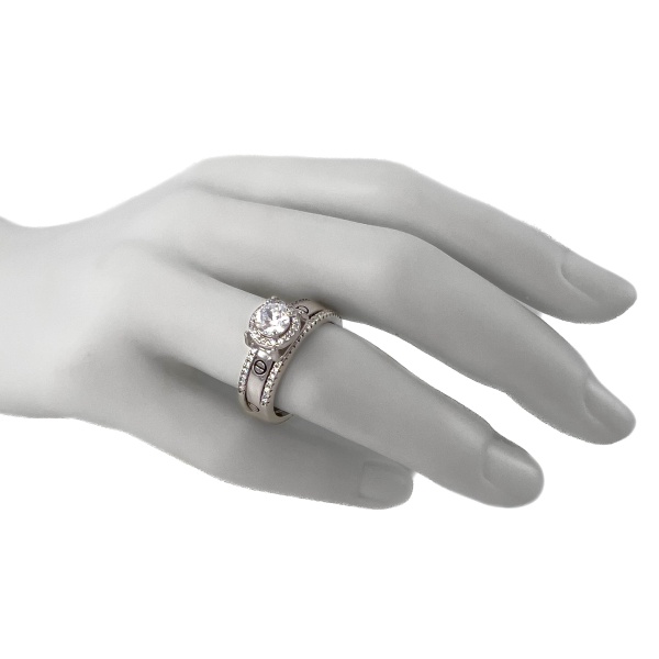 Кольцо из серебра с фианитами